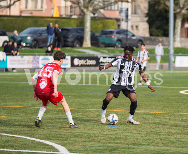 juv_lut_fmachado-0184 | Images from the Juniors B match between Juventus Academy and FC Lutry, played on 18 March 2026 in Lutry, Switzerland, featuring players, coaching staff and match action throughout the game.