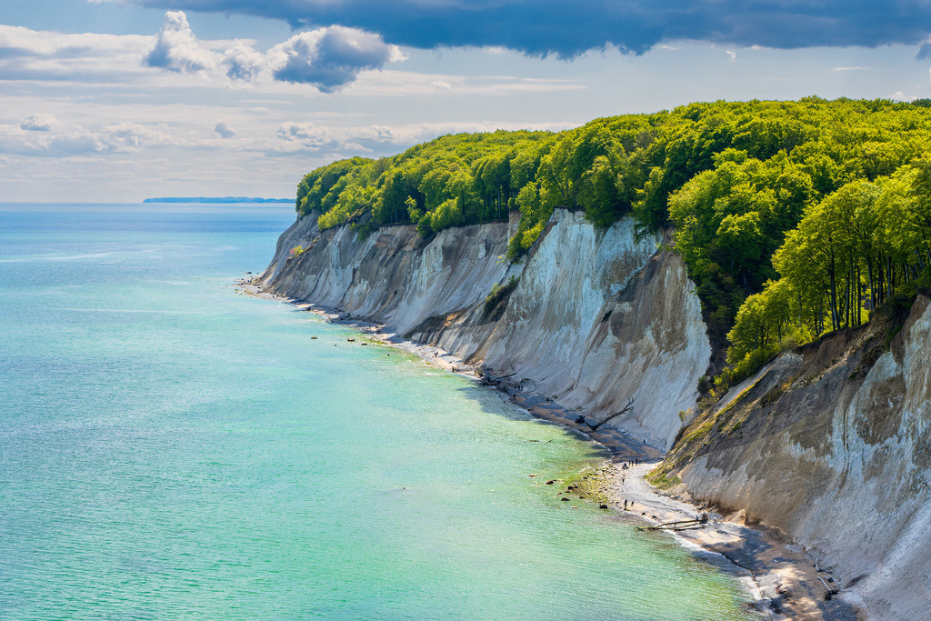 Kreidefelsen an der Küste der Ostsee auf der Insel Rügen | Kreidefelsen an der Küste der Ostsee auf der Insel Rügen.