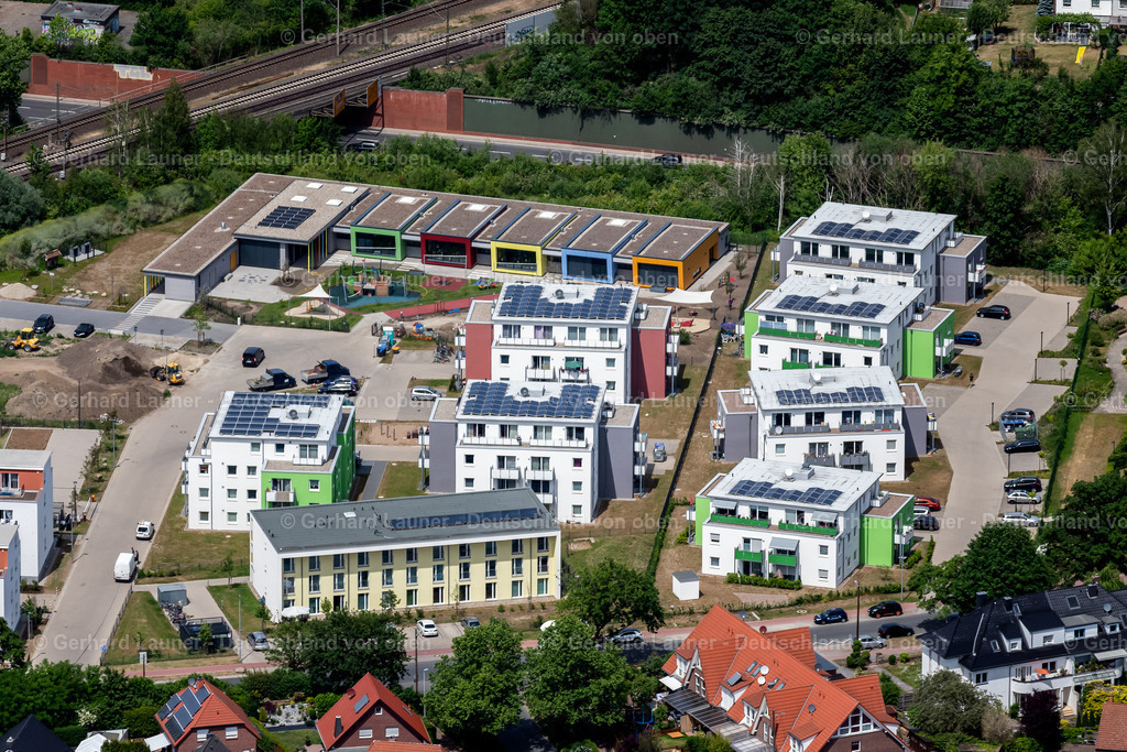 4030688 | RONNENBERG 02.06.2020 Gebäude der KITA Kindertagesstätte - Kindergarten " Entdeckerhaus " im Wohngebiet an der Nenndorfer Straße in Ronnenberg im Bundesland Niedersachsen, Deutschland. Weiterführende Informationen bei: Stadt Ronnenberg. // Building of the KITA day care center - Kindergarten " Discovery House " in the residential area on Nenndorfer Strasse in Ronnenberg in the state Lower Saxony, Germany. Further information at: Stadt Ronnenberg. Foto: Gerhard Launer