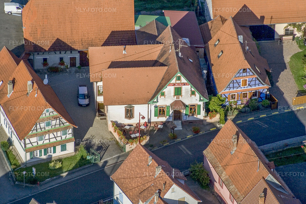 Aerial view: Restaurant Café de in Schleithal in the state Bas-Rhin, France.Photo: IMG_8031.jpg taken on 09/13/2007 by Werner Riehm/FLY-FOTO.comResolution of the original: 3456 x 2304 px