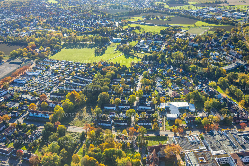 Hamm251001324 | Luftbild, Reihenhaus Wohngebiet Fasanenstraße und Am Huckenholz mit Wiesenfläche, Uentrop, Hamm, Ruhrgebiet, Nordrhein-Westfalen, Deutschland