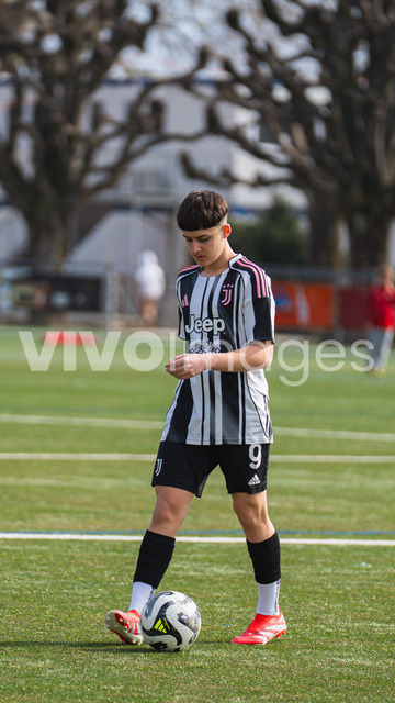 juv_lut_fmachado-0010 | Images from the Juniors B match between Juventus Academy and FC Lutry, played on 18 March 2026 in Lutry, Switzerland, featuring players, coaching staff and match action throughout the game.
