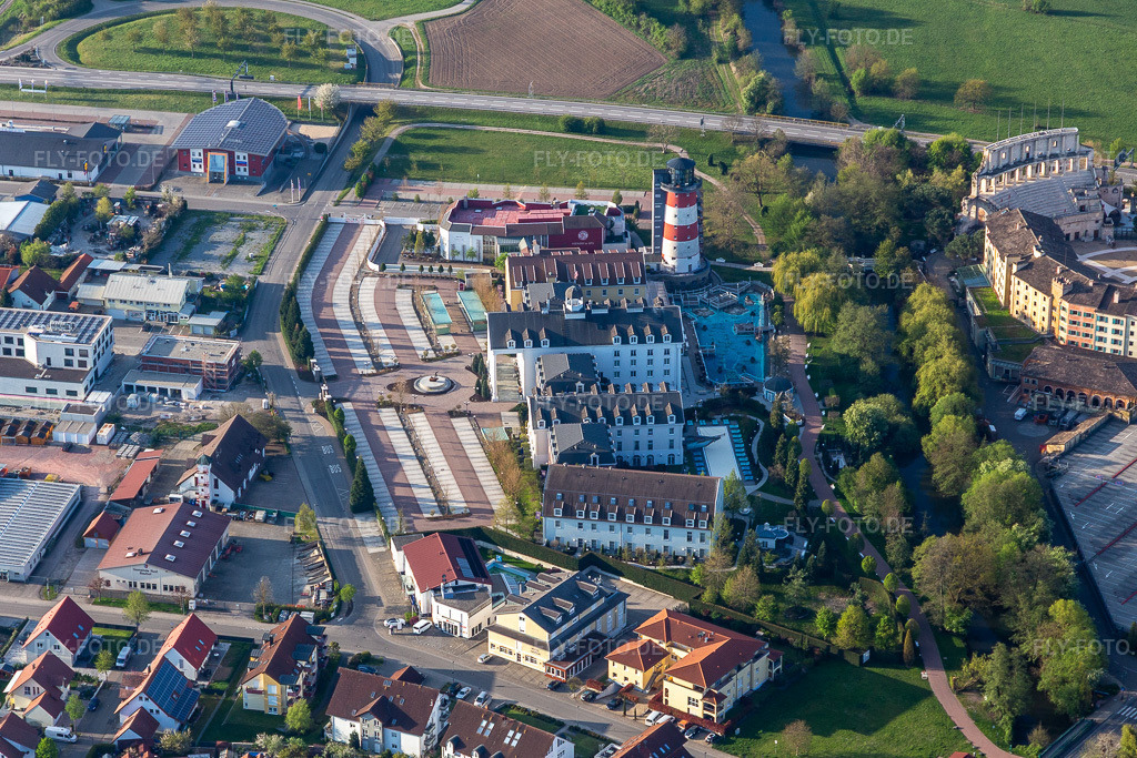 Luftbild: Wegen Corona-Lockdown geschlossenes 4 Sterne Erlebnishotel 