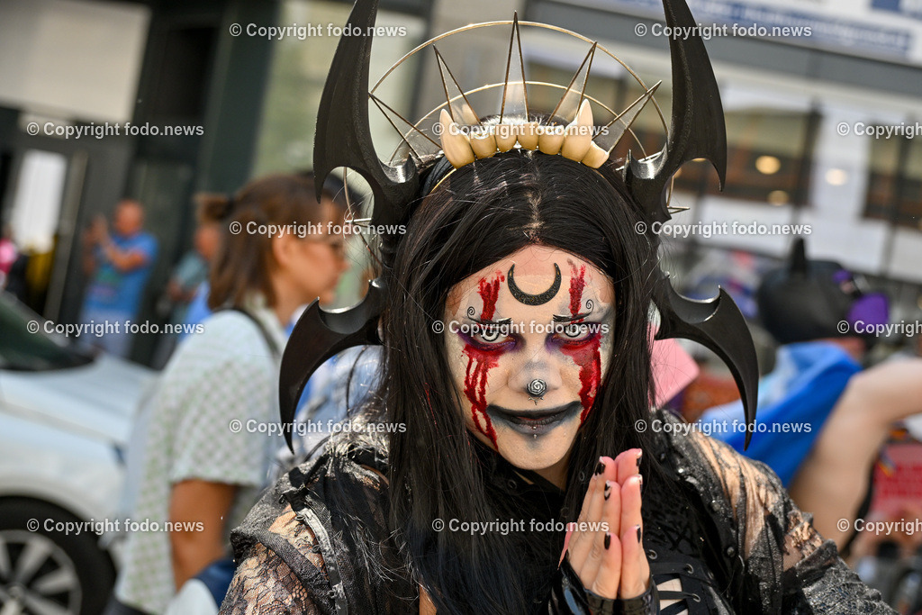 Linzpride 2025_ 21.06.2025-144 | 21.06.2025, Linz, AUT, Linzpride 2025, im Bild Teilnehmer an der Linz Pride 2025
