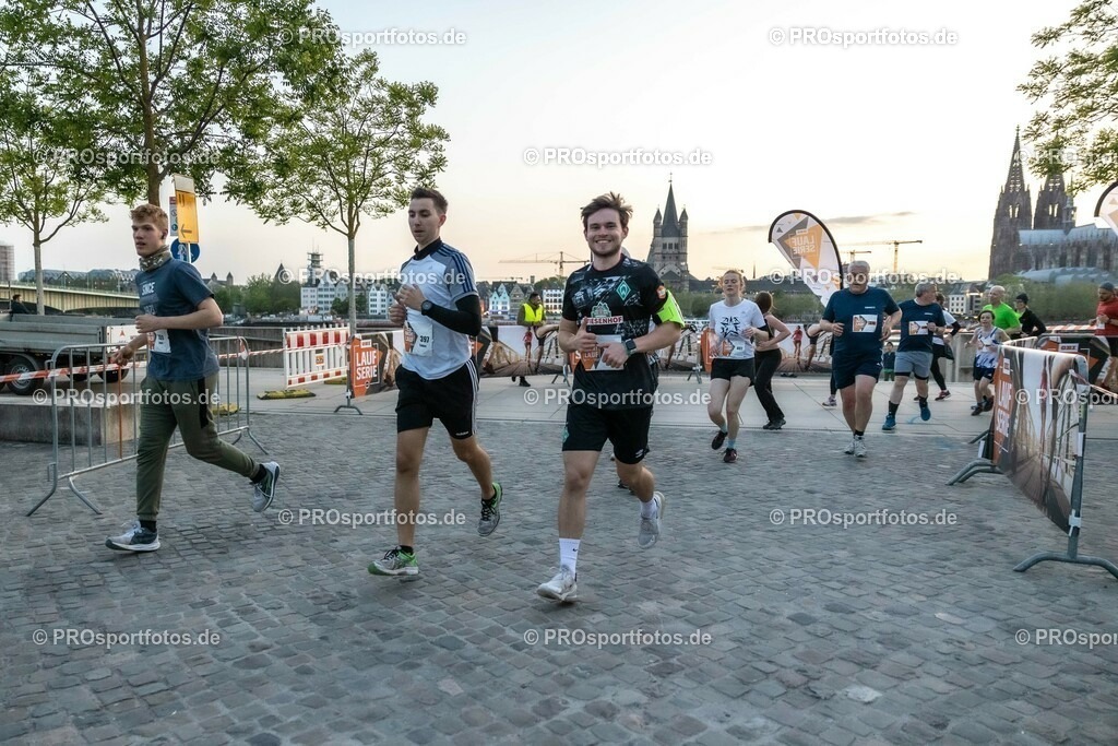 16. OBI Nachtlauf des ASV Koeln; Koeln, 17.05.23 | Impressionen vom 16. OBI Nachtlauf des ASV Koeln am 17.05.23 an Rheinpromenade und Tanzbrunnen in Koeln (Deutschland). Foto: BEAUTIFUL SPORTS/Ulrich Fassbender