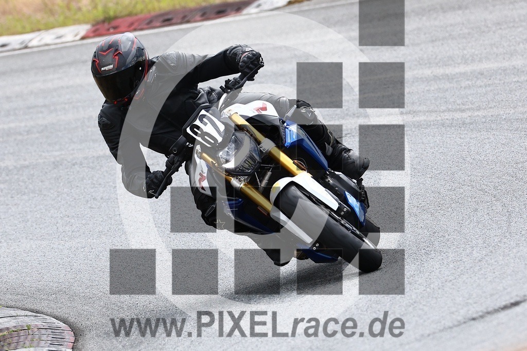 0082-20240714_03050 | Schöne Erinnerungen an spannende Momente - das festzuhalten ist unser Job. PIXELrace.de ist seit 2003 auf den Rennstrecken Europas unterwegs um die Action draußen beim Fahren und die wunderbare Stimmung imm Fahrerlager für euch einzufangen.