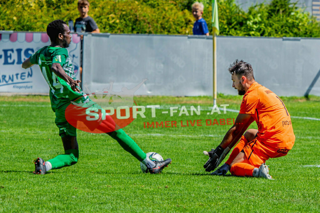ASV Klagenfurt - Donau Klagenfurt | Boyo Jarjue (SV Donau Klagenfurt #14) Vladimir Kajkut (ASV Klagenfurt #1) ; ASV Klagenfurt - Donau Klagenfurt am 31.07.2022 in Klagenfurt
(ASV Platz Annabichl), AUSTRIA, (Photo by Ernst Krawagner sport-fan.at) - Realisiert mit Pictrs.com