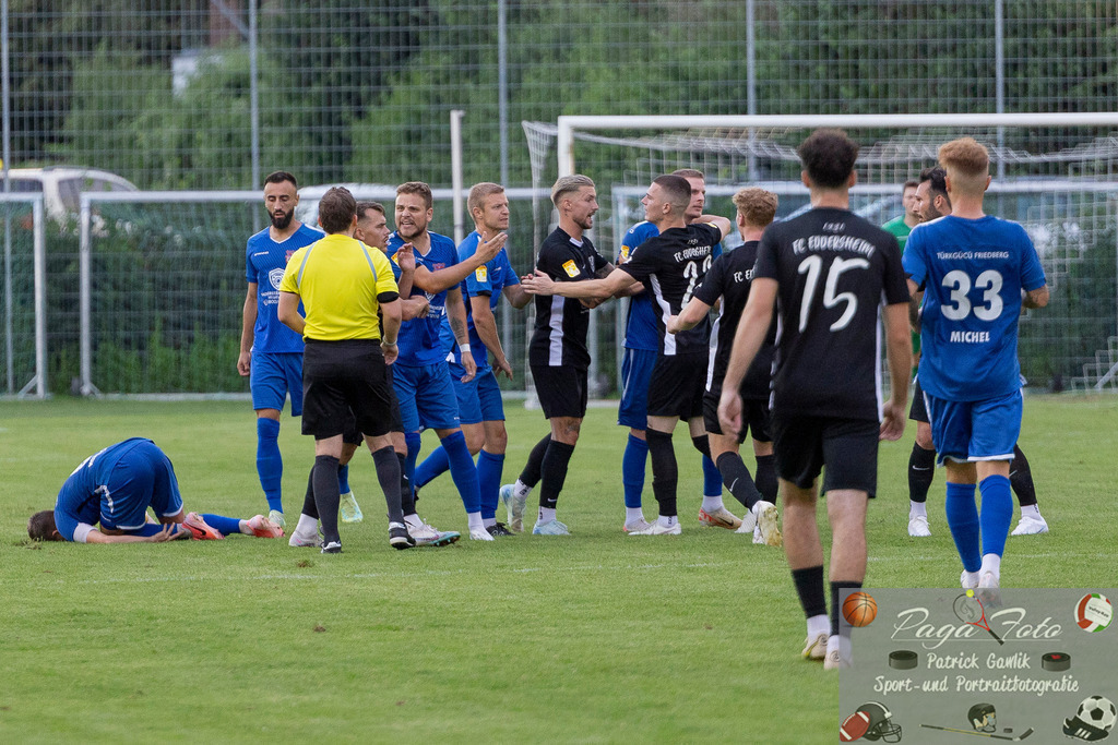 Hessenliga: Türk Gücü Friedberg - FC Eddersheim, 09.08.2024 | Rudelbildung nach Fouls mit Toni Reljic (Türk Gücü Friedberg #44) & Alija Izberovic (Türk Gücü Friedberg #5) & Maik Vetter (Türk Gücü Friedberg #18) & Simon Lüders (FC Eddersheim #22) & Jonas Kummer (FC Eddersheim #29), Türk Gücü Friedberg - FC Eddersheim, Friedberg, Städtischer Sportplatz, 9.8.2024 - Realisiert mit Pictrs.com