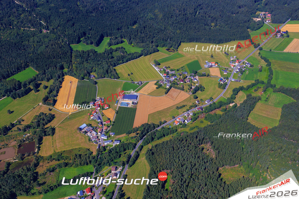 Die Luftaufnahme Meierhof - Weissenstadt wurde vom UL-Flugzeug (keine Drohne) aus fotografiert.Hohe Druck- Auflösung-die Geschenkidee!
