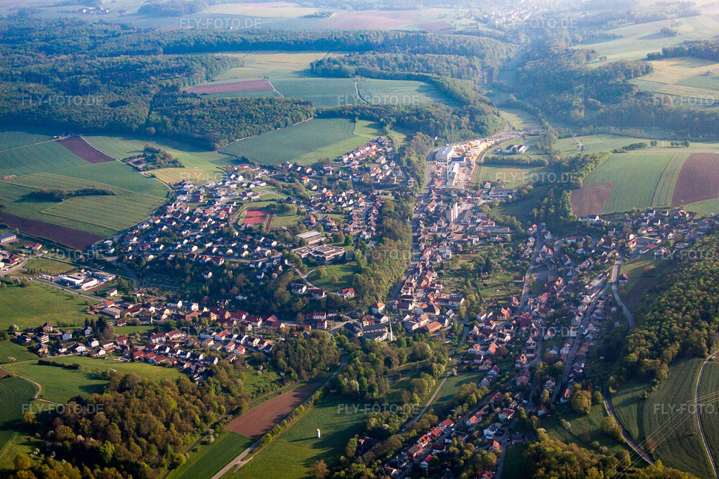 Luftbild: Billigheim, Neckar-Odenwald-Kreis in Billigheim im Bundesland Baden-Württemberg in Deutschland. Foto: IMG_57004.jpg vom 08.05.2013 durch Werner Riehm/FLY-FOTO.de