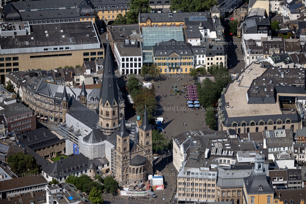 4048369 | Bonner Münster mit Münster Platz