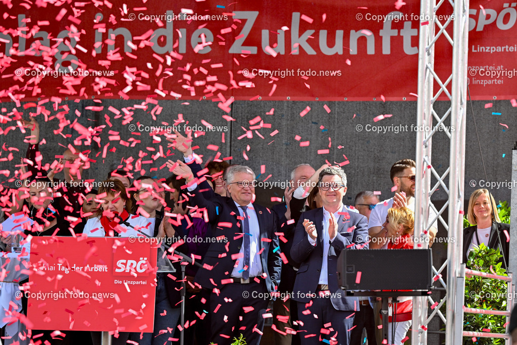 Hauptplatz Linz_ 1. Mai Umzug 2024_ 01.05.2024-68 | 01.05.2024, Hauptplatz Linz, AUT, Hauptplatz Linz, im Bild 1. Mai Umzug 2024 Linz Hauptplatz, SPOE 

Karin Hoerzing (SP, Vize-Bgmin. der Stadt Linz), Klaus Luger (SP, Bgm. der Stadt Linz), LR Michael Lindner (SP)