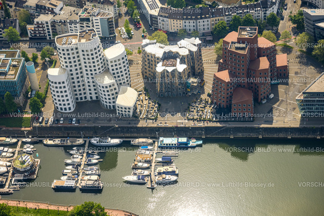 Duesseldorf240500861 | Luftbild, Medienhafen und Fluss Rhein, Marina Düsseldorf Yachthafen, Neuer Zollhof Wohnanlage von Architekt Frank Gehry, genannt Gehry-Bauten als Ensemble von drei Gebäuden, Hafen, Düsseldorf, Rheinland, Nordrhein-Westfalen, Deutschland