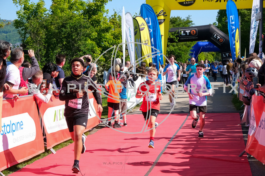 ..... | LINZ,AUSTRIA,27.April 24, Int. 3 Brückenlauf Linz  , Image shows: Photo: WAPICS / Michael ring