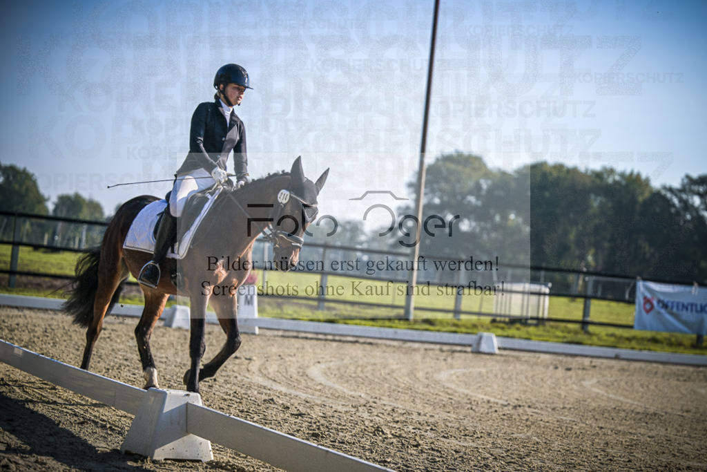 DOS_0720 | Entdecke hochwertige Reitturnierfotos von Foto Oger. Professionell, emotional und authentisch – jetzt Lieblingsmomente im Shop bestellen.Deutschlandweite Turnierfotografie. - Realisiert mit Pictrs.com