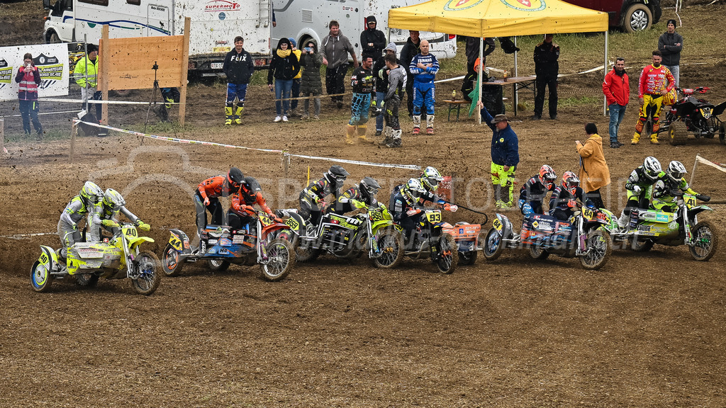 Motocross Schlatt bei Winterthur - 30. April 2023 | Start der Kategorie Seitenwagen am Motocross Schlatt bei Winterthur, 30. April 2023. 
Instagram: @mx_schlatt | @mc_wila | @sam_schweiz
Bild: Sportfotografie Markus Aeschimann | www.markus-aeschimann.ch - Realisiert mit Pictrs.com