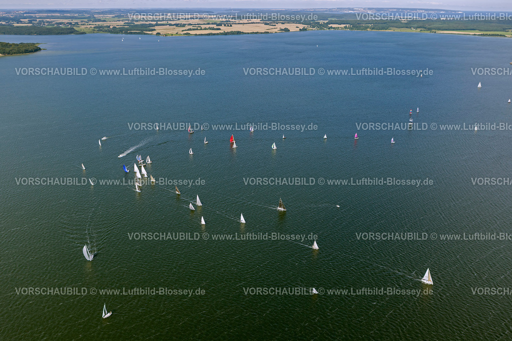 Ruegen12083407SuedOstRuegenRegatta | Luftbild, Segelregatta auf dem Greifswalder Bodden, Segelboote, Wende, Wendeboje,  Middelhagen, Insel Rügen, Mecklenburg-Vorpommern, Deutschland, Europa