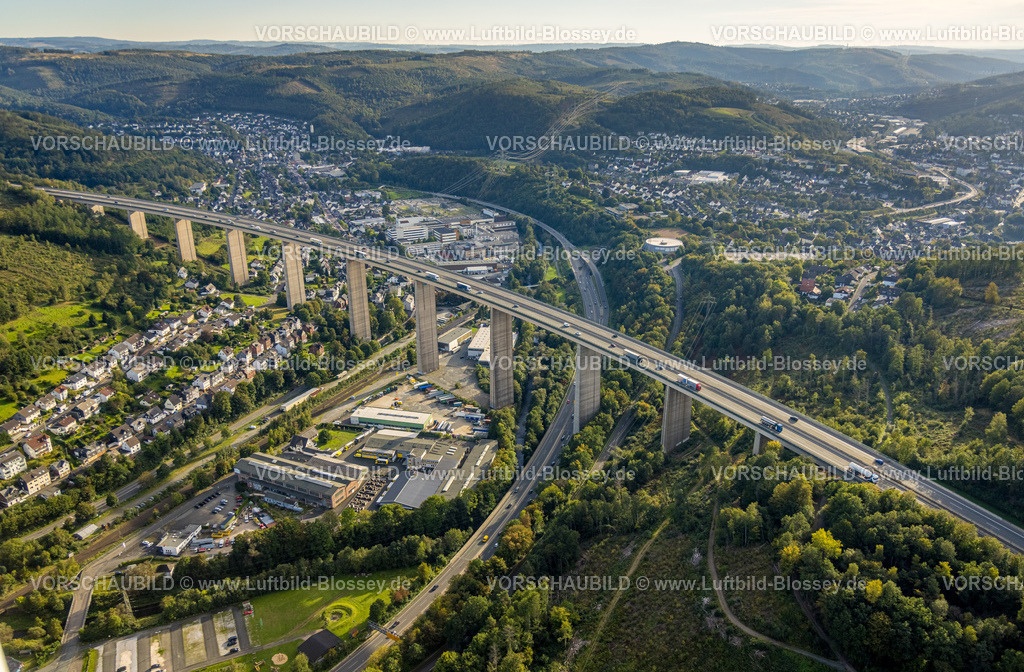Siegen230912833 | Luftbild, Autobahnbrücke Siegtalbrücke der Autobahn A45 Sauerlandlinie, geplanter Ersatzneubau 2027, Blick auf Siegen, Niederschelden, Siegen, Sauerland, Nordrhein-Westfalen, Deutschland