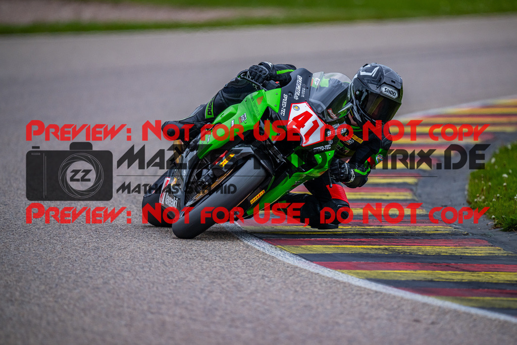 MaZZes_FotoMatrix_240503_6007705_0917 | STK1000