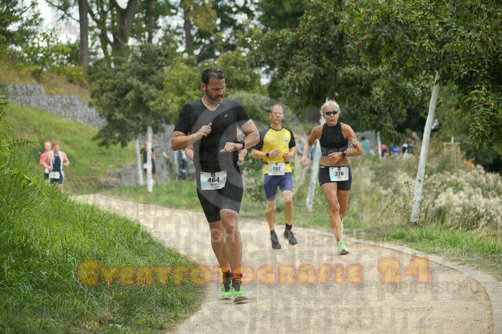 250824_1353_EX1_4111 | Sportfotografie im Rhein-Sieg Kreis, Köln, Bonn, NRW, Rheinland Pfalz, Hessen, etc. Unser Tätigkeitsfeld umfasst den Laufsport vom Volkslauf über den Marathon, Duathlon, Triathon bis zum Ultralauf wie Kölnpfad Ultra oder Schindertrail.