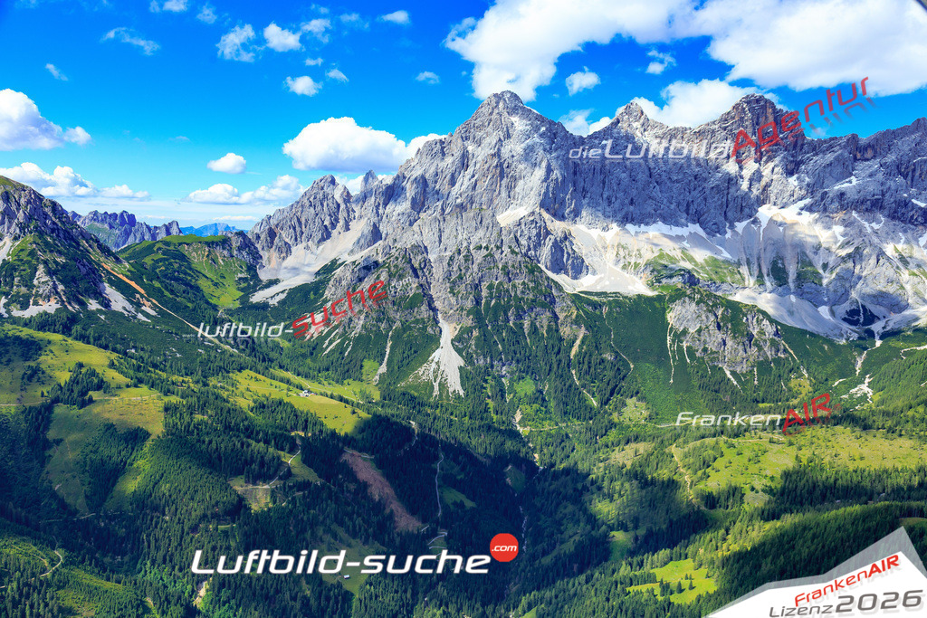 Die Luftaufnahme Dachstein - Ramsau wurde 2017 mittels Flugzeug (keine Drohne) erstellt. Perfekte Schärfe und Druck- Auflösung- Garantiert!