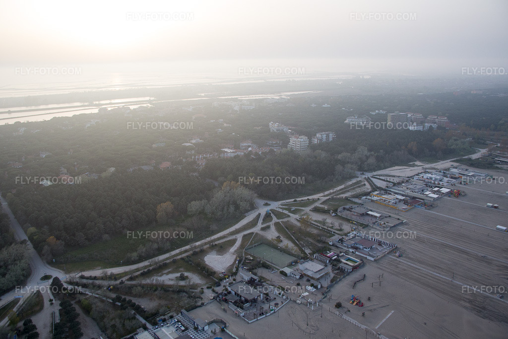 Aerial view: Comacchio, Lido di Spina in Lido di Spina in the state Emilia Romagna, Italy.Photo: IMG_087391.jpg taken on 04/05/2016 by Werner Riehm/FLY-FOTO.comResolution of the original: 5472 x 3648 px