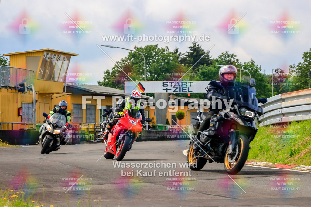 _TCM3236 | Hier findet Ihr Bilder von Touristenfahrten auf der Nürburgring Nordschleife oder von anderen Veranstaltungen die ich besucht habe. Viel Spass beim Durch Schauen 