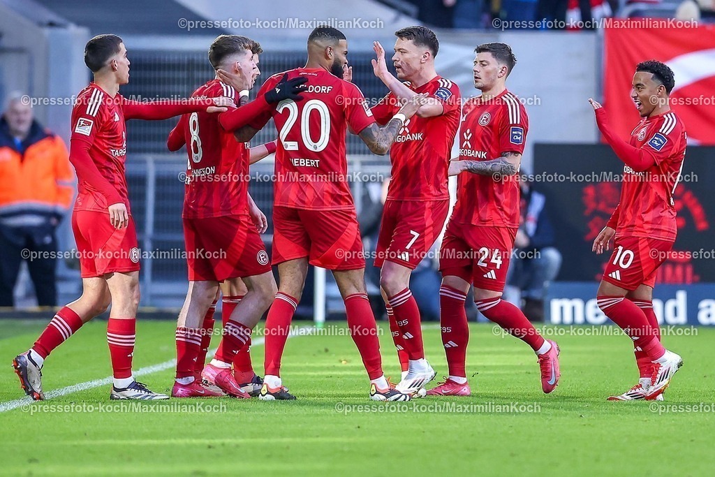 Due01022501017 | 01.02.2025, Fußball, Fortuna Düsseldorf - SSV Ulm 1846, 2.. Fußball Bundesliga, 20. Spieltag, Merkur Spiel-Arena, Saison 2024 2025: Torjubel nach dem Treffer zum 1:0 durch Torschütze Isak Johannesson (Fortuna Düsseldorf #8)DFB regulations prohibit any use of photographs as image sequences and or quasi-video.