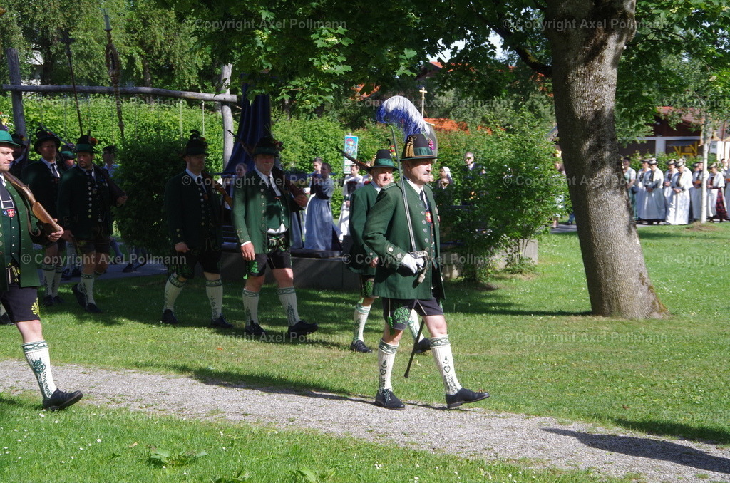IMGP4825 | fotografiert von Axel PollmannLeonhardi Wallfahrt Benediktbeuern und Murnau, Fronleichnam, Fasching, Landschaft im Loisachtal und Benediktbeuern  - Realisiert mit Pictrs.com