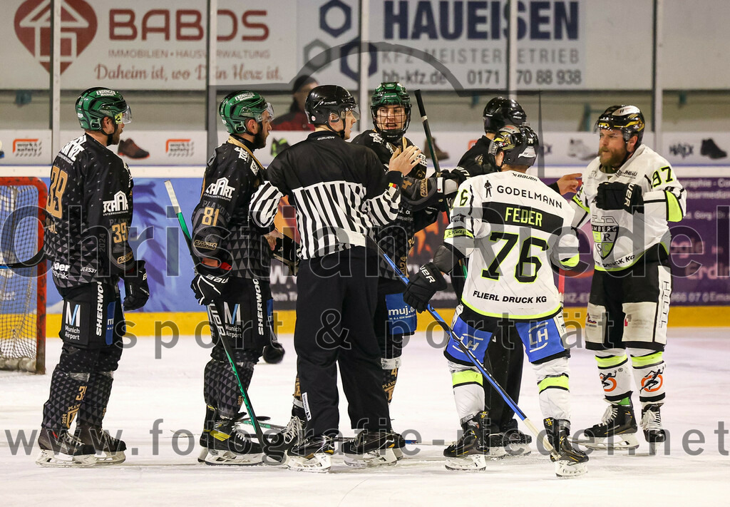 2024-03-01_070_TSV_Erding_gegen_ERSC_Amberg | Erding, Deutschland, 01.03.2024:
Eishockey, Bayernliga Playoffs 2023 / 2024, 5. Spieltag, TSV Erding gegen ERSC Amberg, Endergebnis: 9:0

Thomas Plihal (Erding Gladiators, #39), Maximilian Forster (Erding Gladiators, #81), Simon Franz (Erding Gladiators, #4), Felix Feder (ERSC Amberg, #76), Daniel Krieger (ERSC Amberg, #97)

Foto: Christian Riedel / fotografie-riedel.net