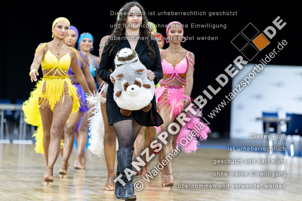 20240310-00004 | Hier finden Sie Tanz Bilder vom Latein und Standard Formationen tanzen. Sportbilder vom Tanzsport. Schöne Fotos und von Weltmeisterschaft, Europameisterschaft, Bundesliga, Regionalliga, Oberliga und Landesliga sowie von GOC Stuttgart, DanceComp, WM Bremen