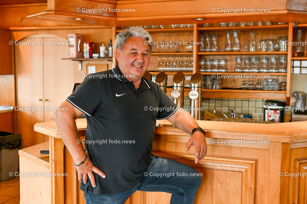 Kaiser Franz Imbiss_ Hexenpfandl_ 10.06.2024-8 | 10.06.2024, Linz, AUT, Kaiser Franz, Imbiss, Hexenpfandl, im Bild Franz Wohlmuth (Kaiser Franz)