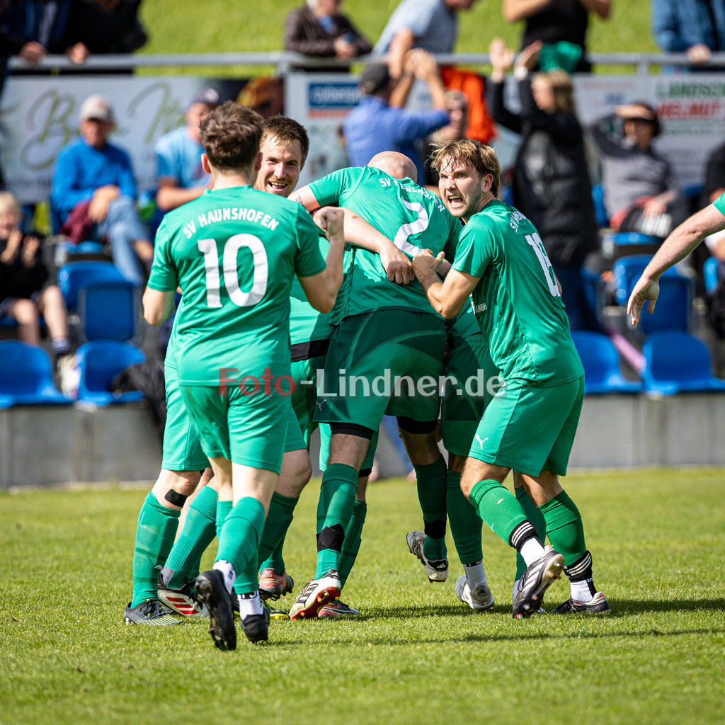 SV Haunshofen gegen TSV Perchting-Hadorf | Fußball Herren A-Klasse Gruppe 5 Zugspitze 2025/26 24. Spieltag, SV Haunshofen gegen TSV Perchting-Hadorf, 20260517,Jubel,2026-05-17 in 82407 Haunshofen (Rasenplatz 1, Hauptstraße 60), Christian SCHUSTER (SV Haunshofen 10), Andreas STEIGENBERGER (SV Haunshofen 4), Andreas FERG (SV Haunshofen 2), Leopold NEUBACHER (SV Haunshofen 18)Copyright: WolfgangxLindner www.foto-lindner.de