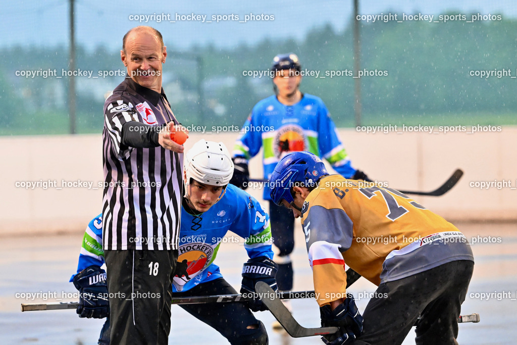 ASKÖ Ballhockey Villach vs. VAS Ballhockey | Michael Wassermann Referee, #34 Prodinger Dominik, #75 Wohlfahrt Benedikt, ASKÖ Ballhockey Villach vs. VAS Ballhockey, ASKÖ Ballhockey Villach vs. VAS Ballhockey am 08.05.2024 in Villach (Sportplatz Landskron), Austria, (Photo by Bernd Stefan)