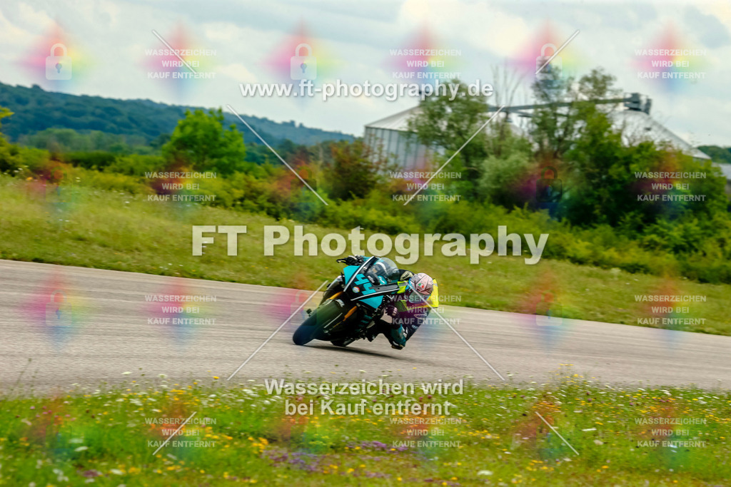 Chambley Juli-3288 | Hier findet Ihr Bilder von Touristenfahrten auf der Nürburgring Nordschleife oder von anderen Veranstaltungen die ich besucht habe. Viel Spass beim Durch Schauen 