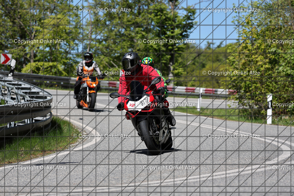 IMG_9476 | Fotograf am Kyffhäuser. Onkel Atze. Kyffhäuser Rennstrecke. Café36. Motorsportfotografie. - Realisiert mit Pictrs.com
