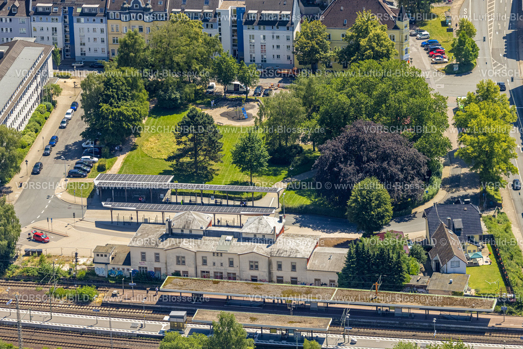 Schwelm230708928 | Luftbild, Bahnhof Schwelm, Busbahnhof mit Solardach, Schwelm, Ruhrgebiet, Nordrhein-Westfalen, Deutschland