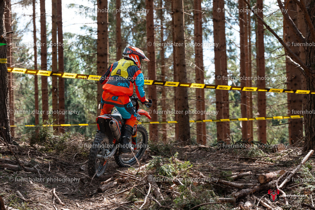 fuernholzer_250501-C2-488 | Fotografische Impressionen von der Red Stag Enduro Extreme by fuernholzer-photography.com. Endurosport in Österreich fotografisch festgehalten von fuernholzer. Auftragsfotografie für Private, Gewerbefotos und Industriefotografie. Eventfotografie, Sportfotografie und Motorsportfotografie. Anbieter von Fotoworkshops, Fototraining, fotografischen Vorträgen und Fotoseminaren.