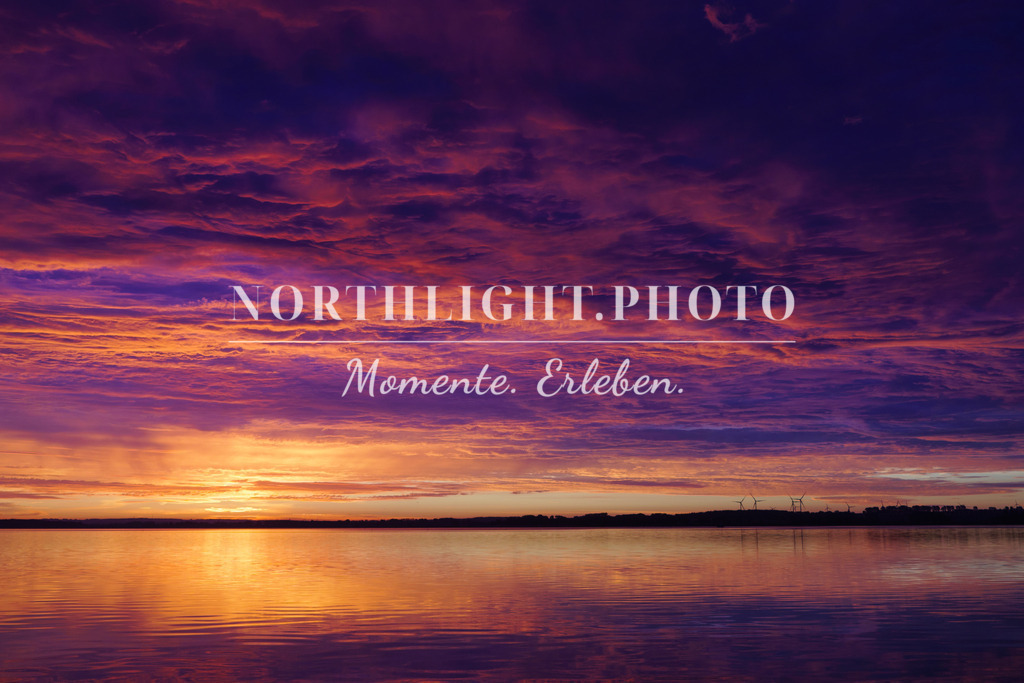 Sonnenaufgang über dem Salzhaff | Exklusive Landschaftsfotografien von der Ostsee, ganz Deutschland und dem Rest der Welt. Gedruckt auf hochwertigen Materialien. Die Welt an deiner Wand - jetzt im Northlight.Photo Shop bestellen. - Realisiert mit Pictrs.com