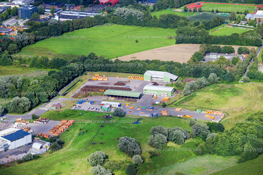 Stade_AWZ_Landkreis_Deponie_ELS_8101040823 | STADE 04.08.2023 Gelände der Mülldeponie AWZ des Abfall- Wirtschaftszentrum vom Landkreis Stade in Stade im Bundesland Niedersachsen, Deutschland. // Site of landfill of Abfall- Wirtschaftszentrum Stade in Stade in the state Lower Saxony, Germany. Foto: Martin Elsen