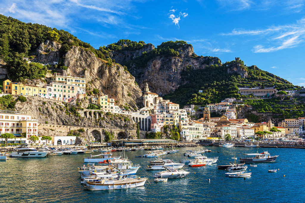 Blick auf Amalfi an der Amalfiküste in Italien | Blick auf Amalfi an der Amalfiküste in Italien.