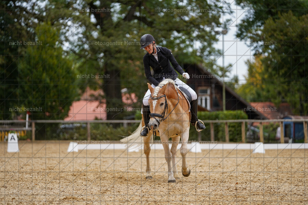 20231007-SN_00750 | Diessen am Ammersee, 2023, Dressur- und Springturnier, Reitsport, Turnierfotografie, Pferdebilder, Reitbilder, Turnierfotografen Bayern, Fotoagentur Herrmann