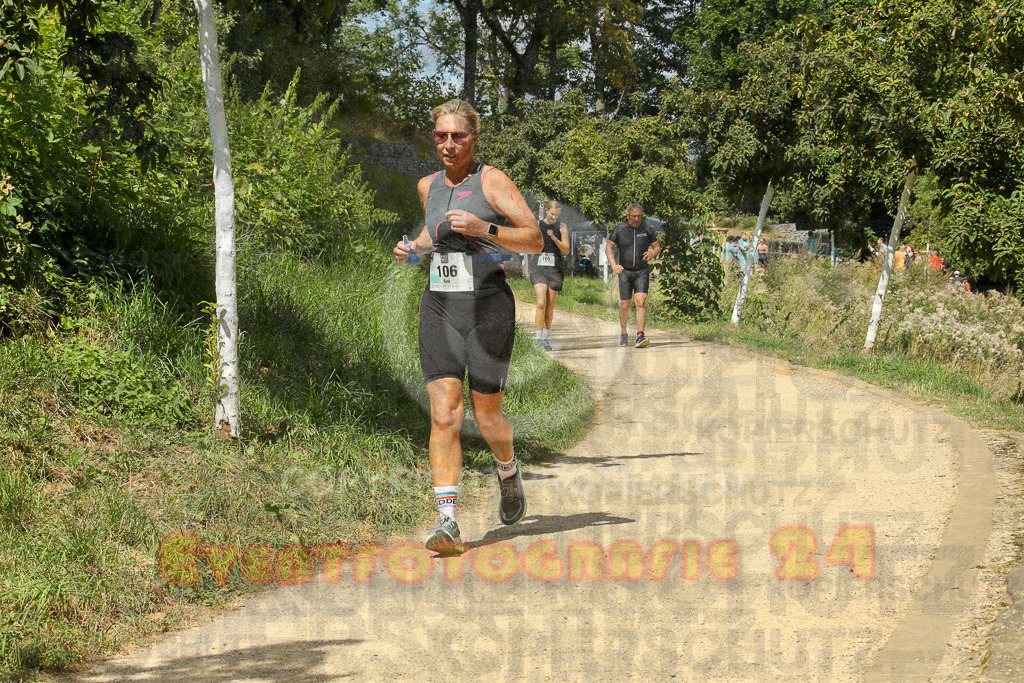 250824_1249_EX1_0660 | Sportfotografie im Rhein-Sieg Kreis, Köln, Bonn, NRW, Rheinland Pfalz, Hessen, etc. Unser Tätigkeitsfeld umfasst den Laufsport vom Volkslauf über den Marathon, Duathlon, Triathon bis zum Ultralauf wie Kölnpfad Ultra oder Schindertrail.