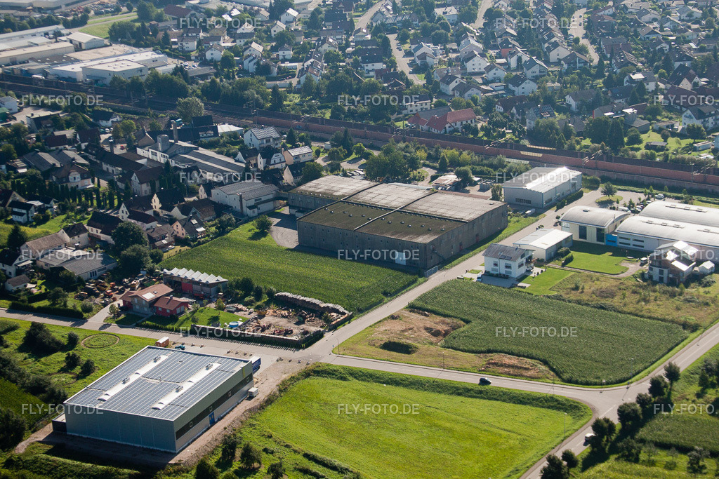 Gebäude und Produktionshallen auf dem Werksgelände  Muffenrohr GmbH | Luftbild: Gebäude und Produktionshallen auf dem Werksgelände  Muffenrohr GmbH im Ortsteil Hatzenweier in Ottersweier im Bundesland Baden-Württemberg in Deutschland. Foto: IMG_31696.jpg vom 20.08.2010 durch Werner Riehm/FLY-FOTO.de - Realisiert mit Pictrs.com