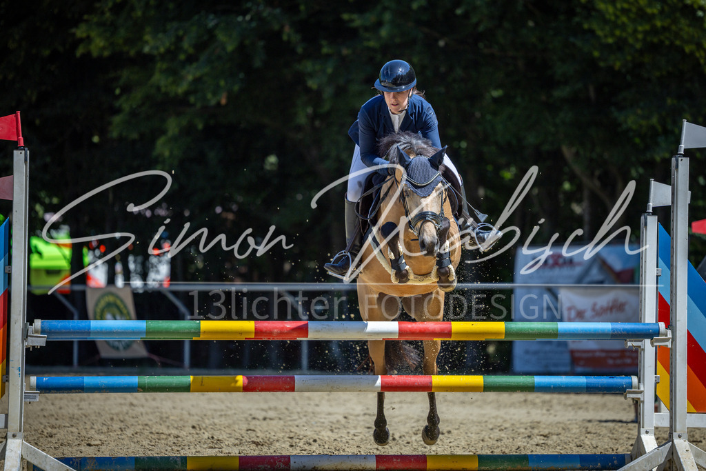 20260704-_3LI8102 | Tierfotografie Pferde, Hunde, Katzen, Haustiere.
Turnierfotografie Reitturniere, Reiten, Springreiten, Dressur in Hanau, dem Main-Kinzig-Kreis und dem Rhein-Main- Gebiet um Frankfurt