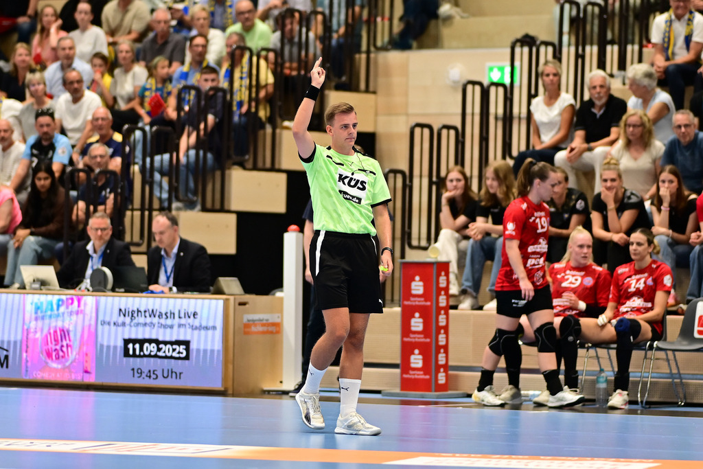 Handball I Frauen I Saison 2025-2026 I 1. HBF I 2. Spieltag I Buxtehuder SV - Thüringer SV | Der Sportfotograf. - Realisiert mit Pictrs.com