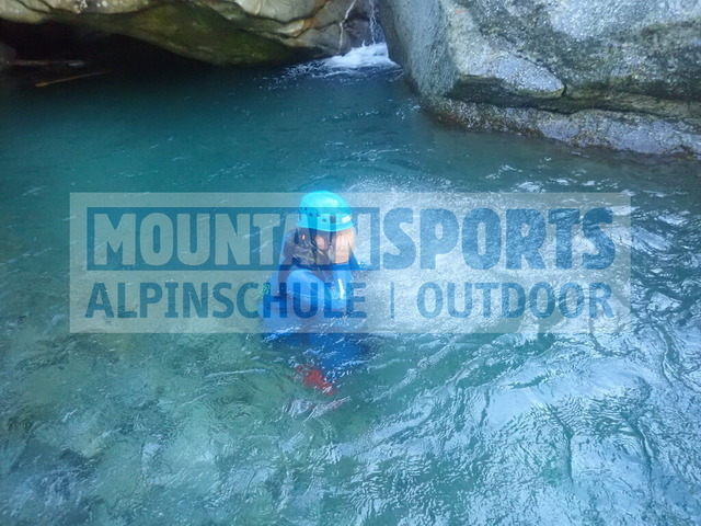 PC020084 | Bestelle die Bilder deines Berg- oder Wasser-Abenteuers mit Mountain Sports bequem von zu Hause aus direkt über unseren Online Fotoshop von pictrs.com. - Realisiert mit Pictrs.com