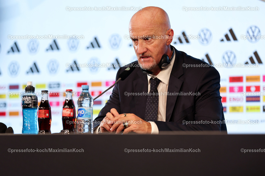 DFB07092401151 | 07.09.2024, Düsseldorf, UEFA Nations League, Deutschland – Ungarn, Merkur Spielarena, Division A, 2024/2025, Gruppe 3: PK Pressekonferenz nach der 0:5 Niederlage - Trainer Marco Rossi (HUN) ist sichtlich enttäuschtDFB regulations prohibit any use of photographs as image sequences and or quasi-video.