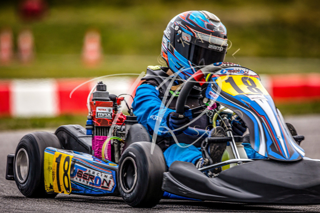 2c2b237761124da899d41ee12a19aa1d | traudl_s_fotos