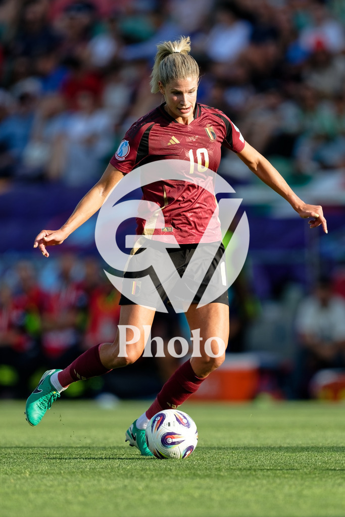 Belgium v Italy - UEFA Women's EURO 2025 Group B | SION, SWITZERLAND - JULY 3: Justine Vanhaevermaet of Belgium controls the ball during the UEFA Womens EURO 2025 Group B match between Belgium and Italy at Stade de Tourbillon on July 3, 2025 in Sion, Switzerland. (Photo by Giuseppe Velletri/Sports Press Photo/Getty Images)